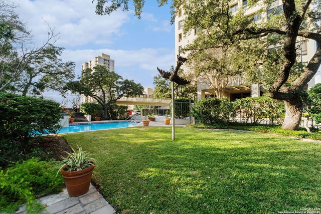 4001 N. New Braunfels APT 1206A, San Antonio, TX 78209