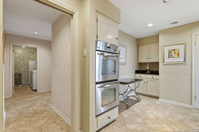 4001 N. New Braunfels APT 1206A, San Antonio, TX 78209