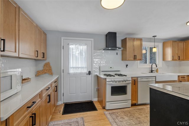 200 East Arbordale Road, Camillus, NY 13219