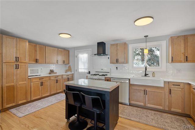 200 East Arbordale Road, Camillus, NY 13219