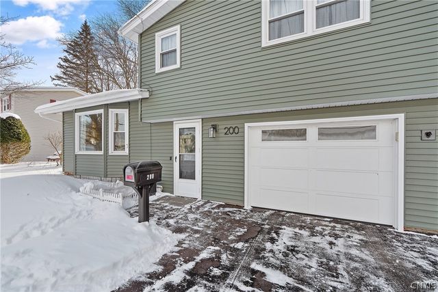 200 East Arbordale Road, Camillus, NY 13219