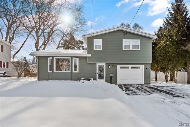 200 East Arbordale Road, Camillus, NY 13219