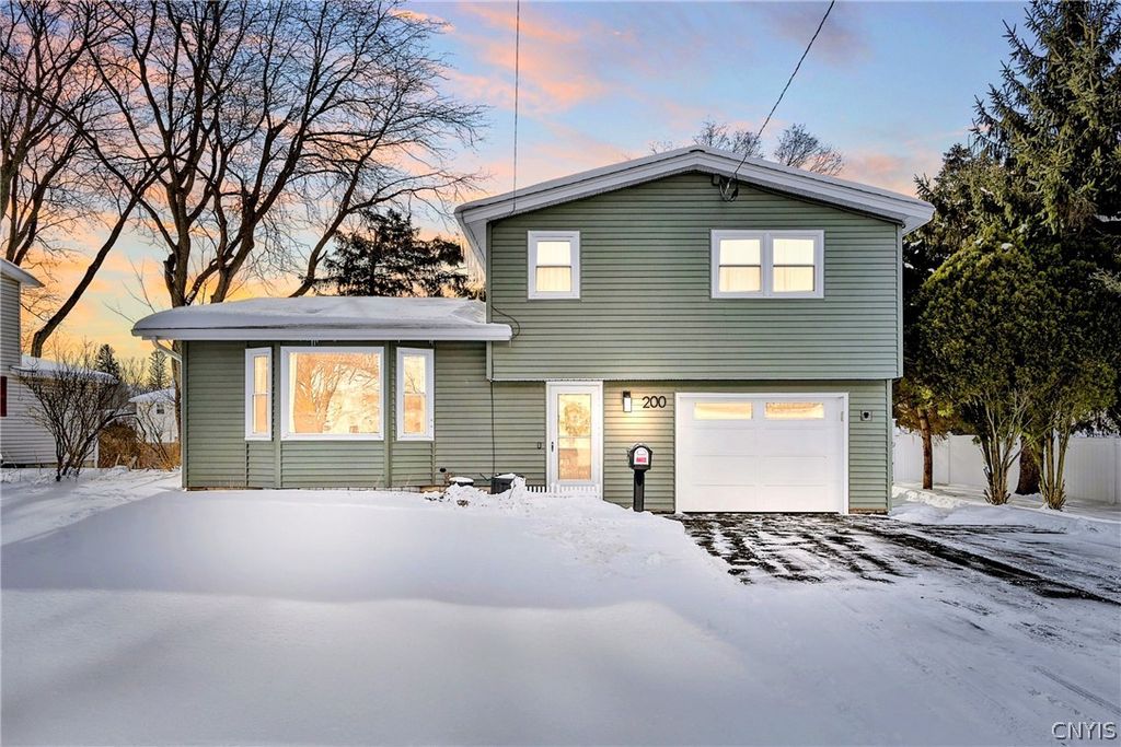 200 East Arbordale Road, Camillus, NY 13219