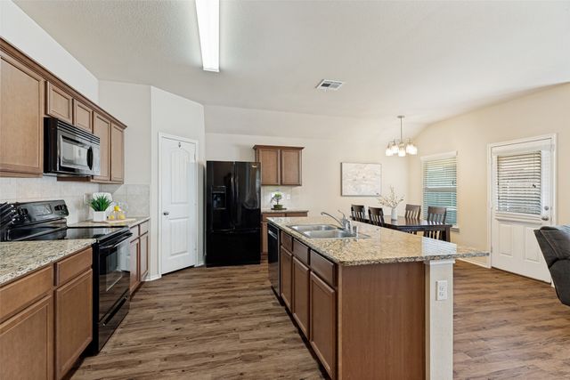 2104 Shady Glen Trail, Princeton, TX 75407