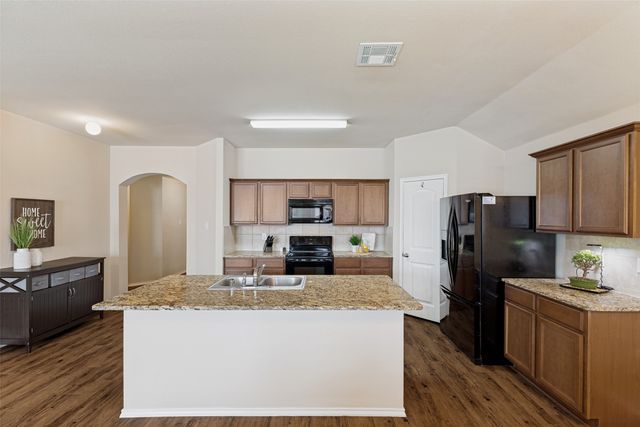2104 Shady Glen Trail, Princeton, TX 75407