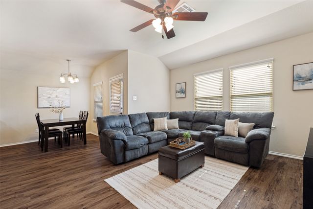 2104 Shady Glen Trail, Princeton, TX 75407