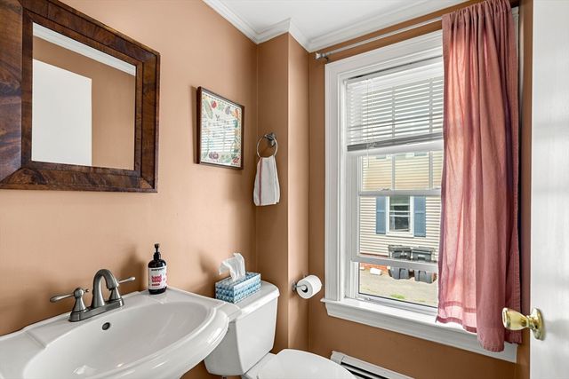24 Vernon St, Haverhill, MA 01835