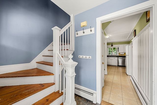 24 Vernon St, Haverhill, MA 01835