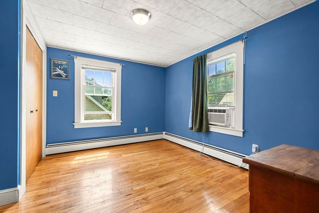 24 Vernon St, Haverhill, MA 01835