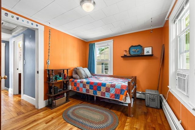 24 Vernon St, Haverhill, MA 01835