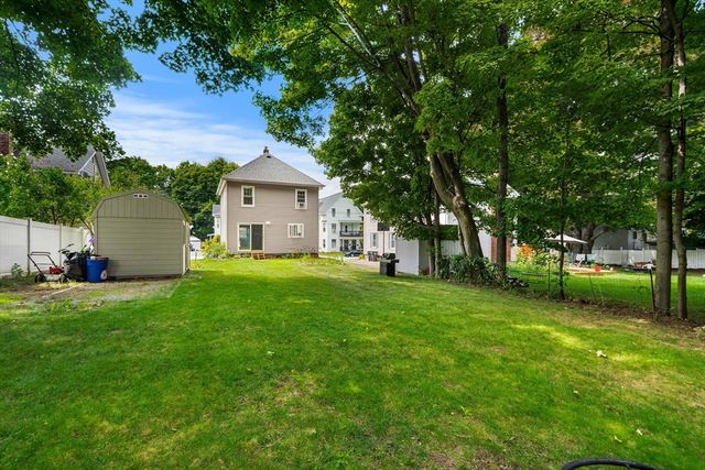 24 Vernon St, Haverhill, MA 01835