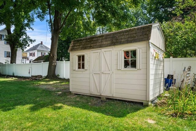 24 Vernon St, Haverhill, MA 01835