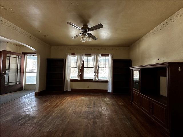 1006 Shira St, New Castle, PA 16101