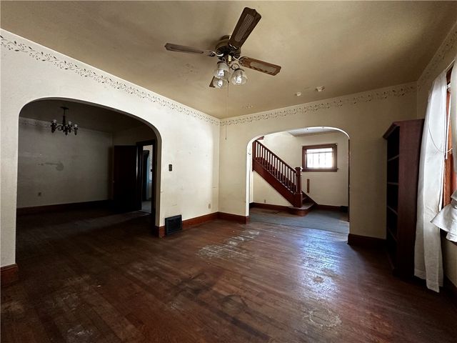 1006 Shira St, New Castle, PA 16101