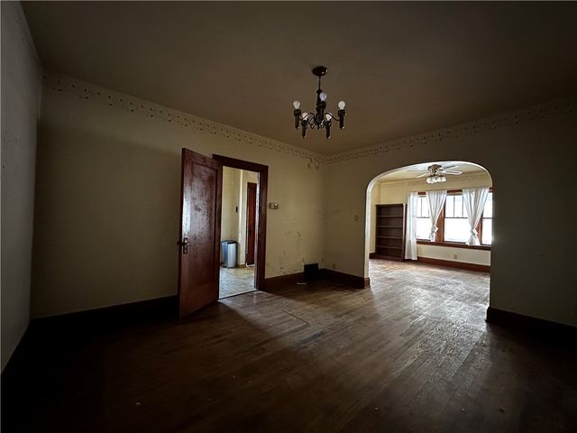 1006 Shira St, New Castle, PA 16101