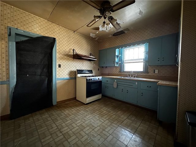 1006 Shira St, New Castle, PA 16101