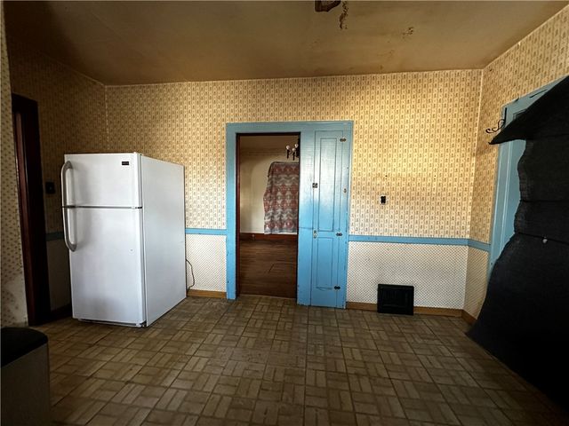 1006 Shira St, New Castle, PA 16101