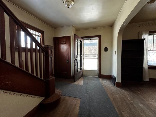 1006 Shira St, New Castle, PA 16101