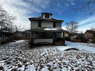 1006 Shira St, New Castle, PA 16101