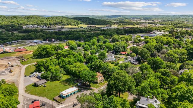 617 Mulberry Ave, Fayetteville, TN 37334