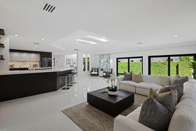 1648 Breakers West Boulevard, West Palm Beach, FL 33411