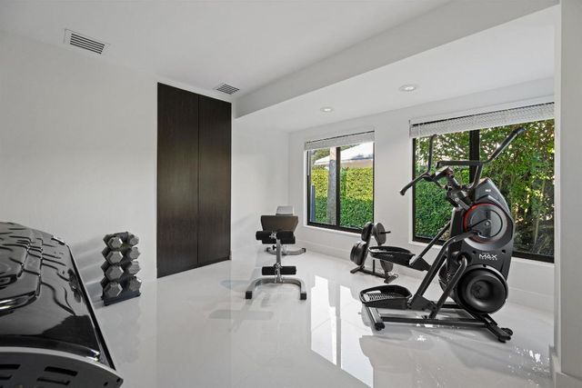 1648 Breakers West Boulevard, West Palm Beach, FL 33411