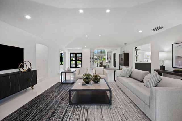 1648 Breakers West Boulevard, West Palm Beach, FL 33411