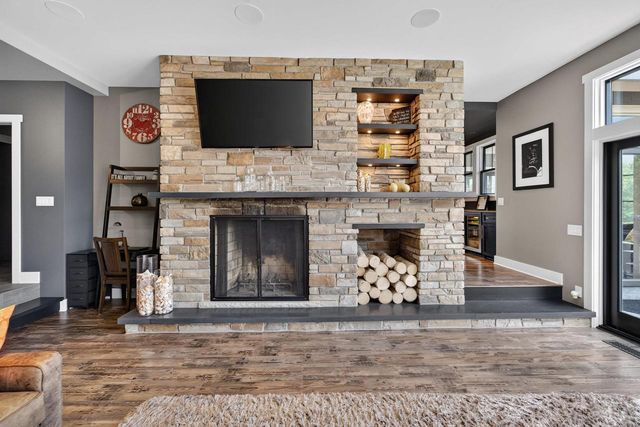 6444 Irving Drive, Sun Prairie, WI 53590