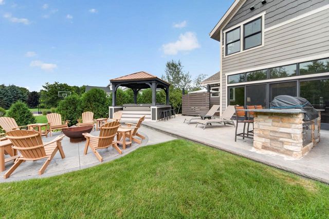 6444 Irving Drive, Sun Prairie, WI 53590