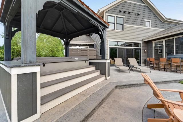 6444 Irving Drive, Sun Prairie, WI 53590
