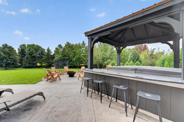 6444 Irving Drive, Sun Prairie, WI 53590