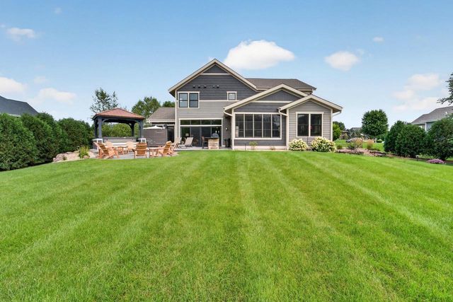 6444 Irving Drive, Sun Prairie, WI 53590