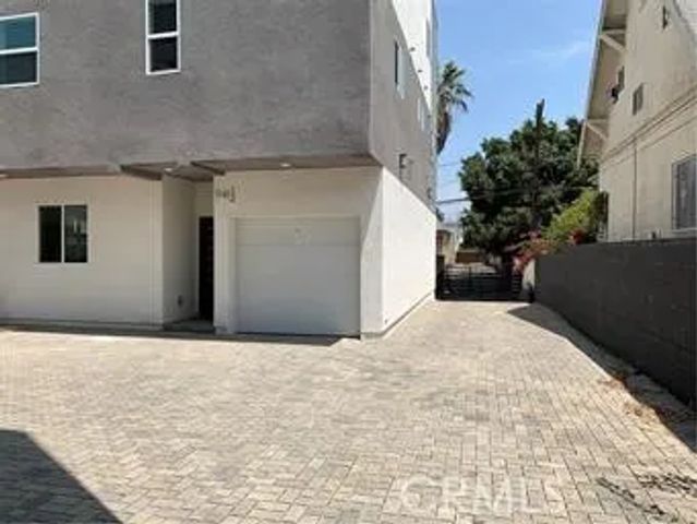 1141 Irolo, Los Angeles, CA 90006