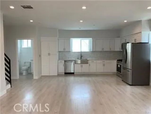 1141 Irolo, Los Angeles, CA 90006