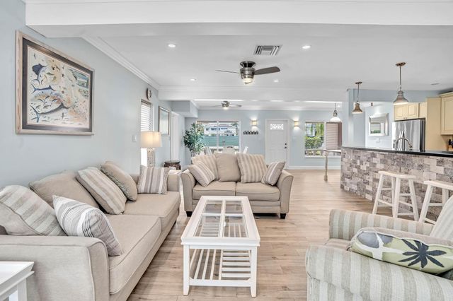 3204 Beacon St, Pompano Beach, FL 33062