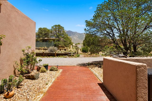 726 1 Tramway Vista Court NE, Albuquerque, NM 87122