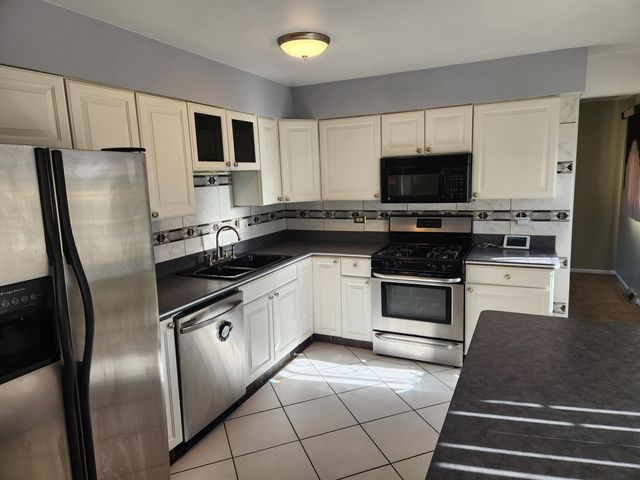 1863 E 172nd Street, South Holland, IL 60473