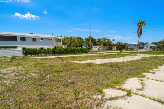 24533 Dolphin ST, Bonita Springs, FL 34134