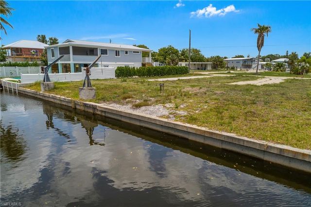 24533 Dolphin ST, Bonita Springs, FL 34134