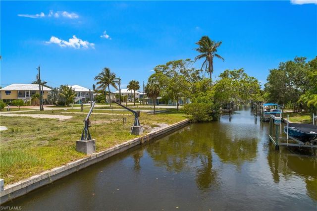 24533 Dolphin ST, Bonita Springs, FL 34134