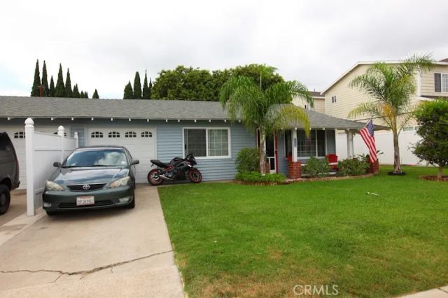 135 Del Mar, Costa Mesa, CA 92627