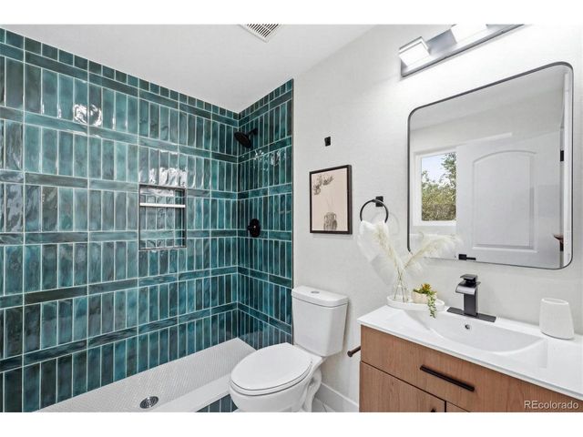 6222 W 70th Ave, Arvada, CO 80003