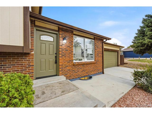 6222 W 70th Ave, Arvada, CO 80003