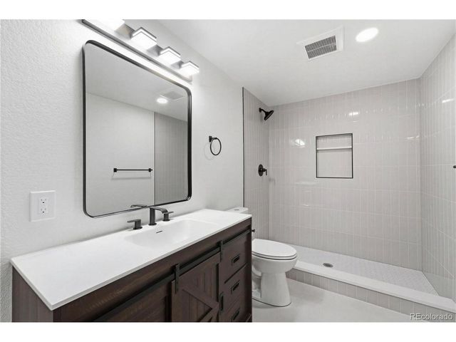 6222 W 70th Ave, Arvada, CO 80003