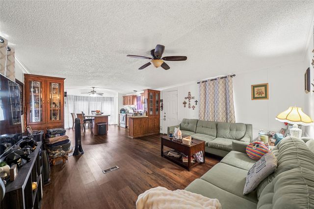 19645 Nordt Road, Damon, TX 77430
