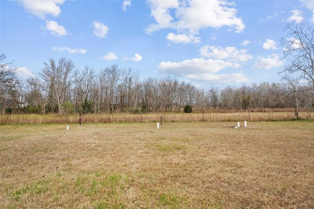 19645 Nordt Road, Damon, TX 77430