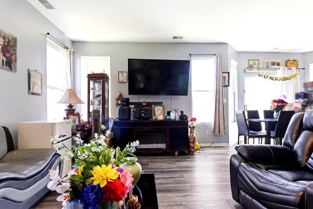 3710 Chatham Court, Joliet, IL 60435