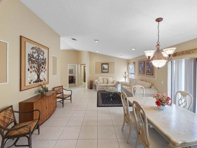 5178 Pelican Cove Drive, Boynton Beach, FL 33437