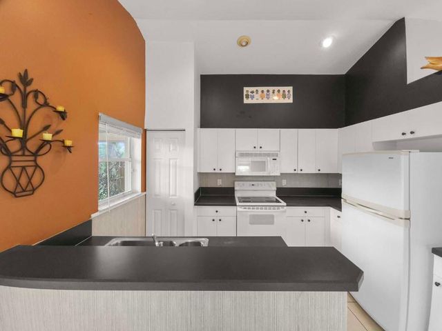 5178 Pelican Cove Drive, Boynton Beach, FL 33437