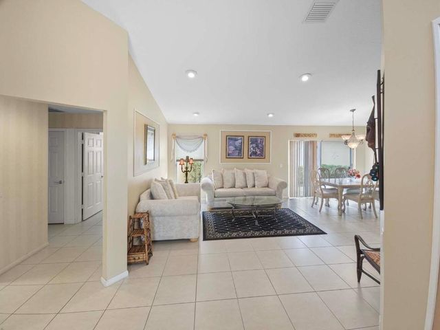 5178 Pelican Cove Drive, Boynton Beach, FL 33437